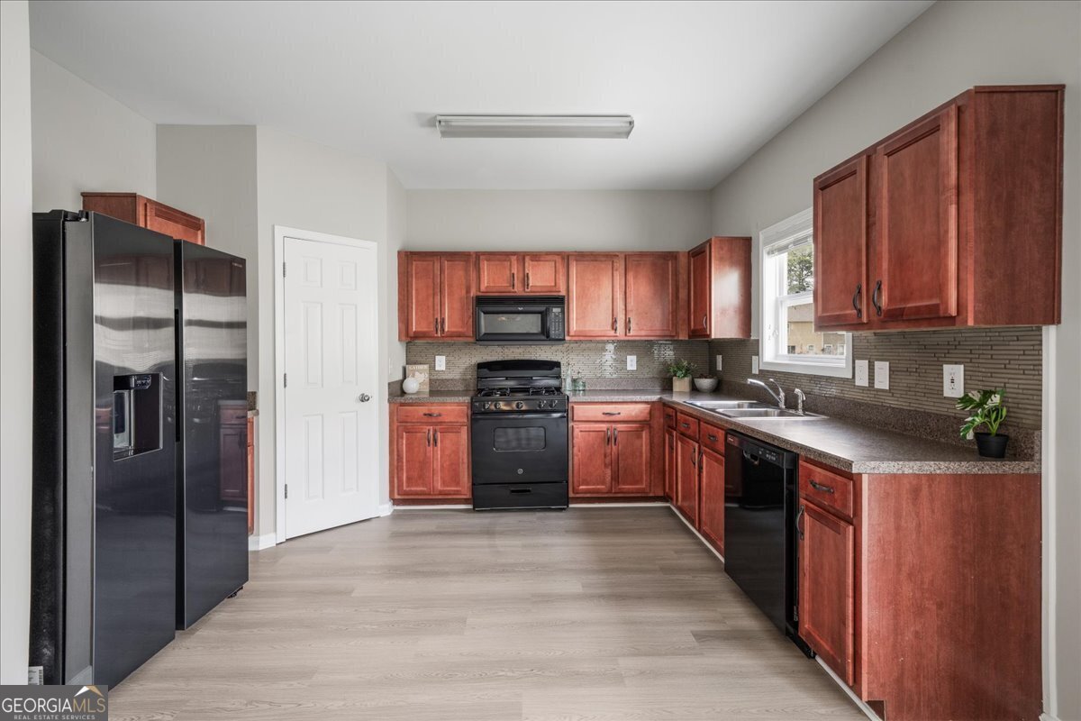 2052 Lakeshore Overlook Drive Kennesaw - Photo 7