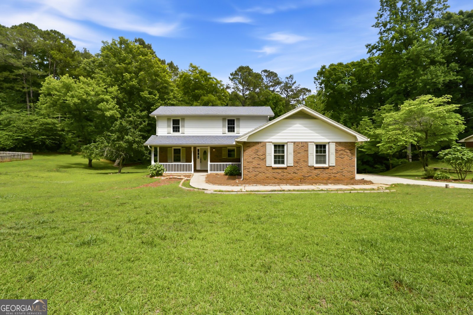 335 Stoneridge Way Fayetteville - main photo