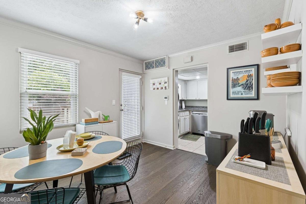 327 Lakemoore Drive Atlanta - Photo 12