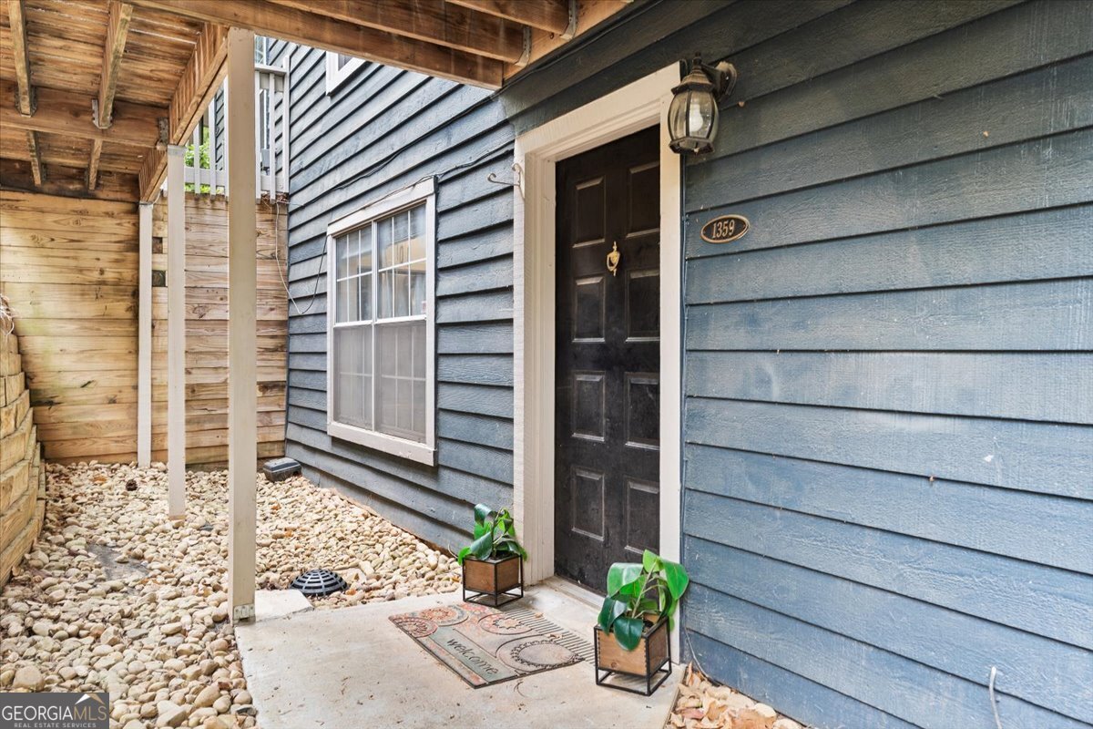 1359 Crossing Drive Atlanta - main photo