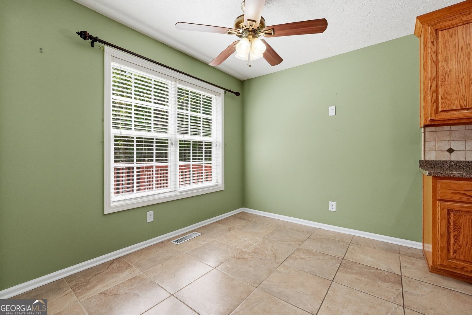 2343 Bluff Creek Overlook Douglasville - Photo 6