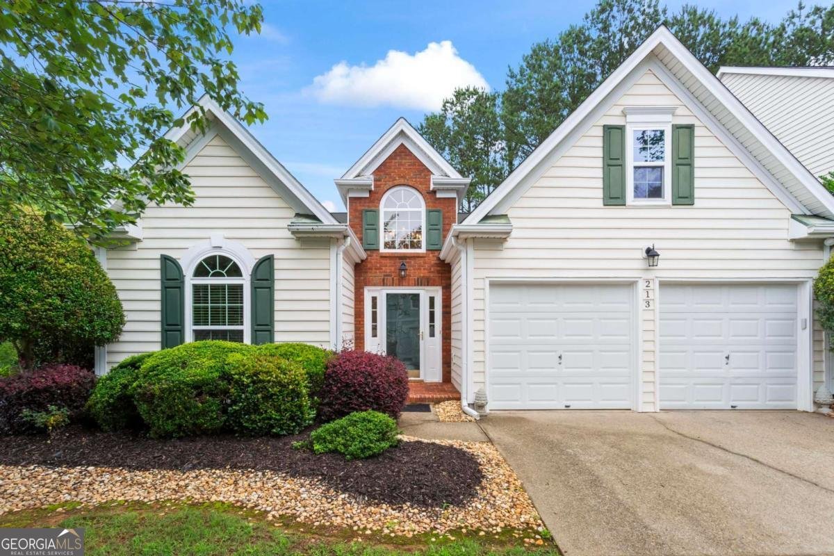 213 Colony Center Drive Woodstock - main photo