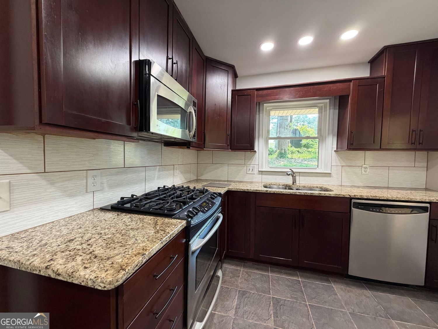 567 Boyds Drive Marietta - Photo 6