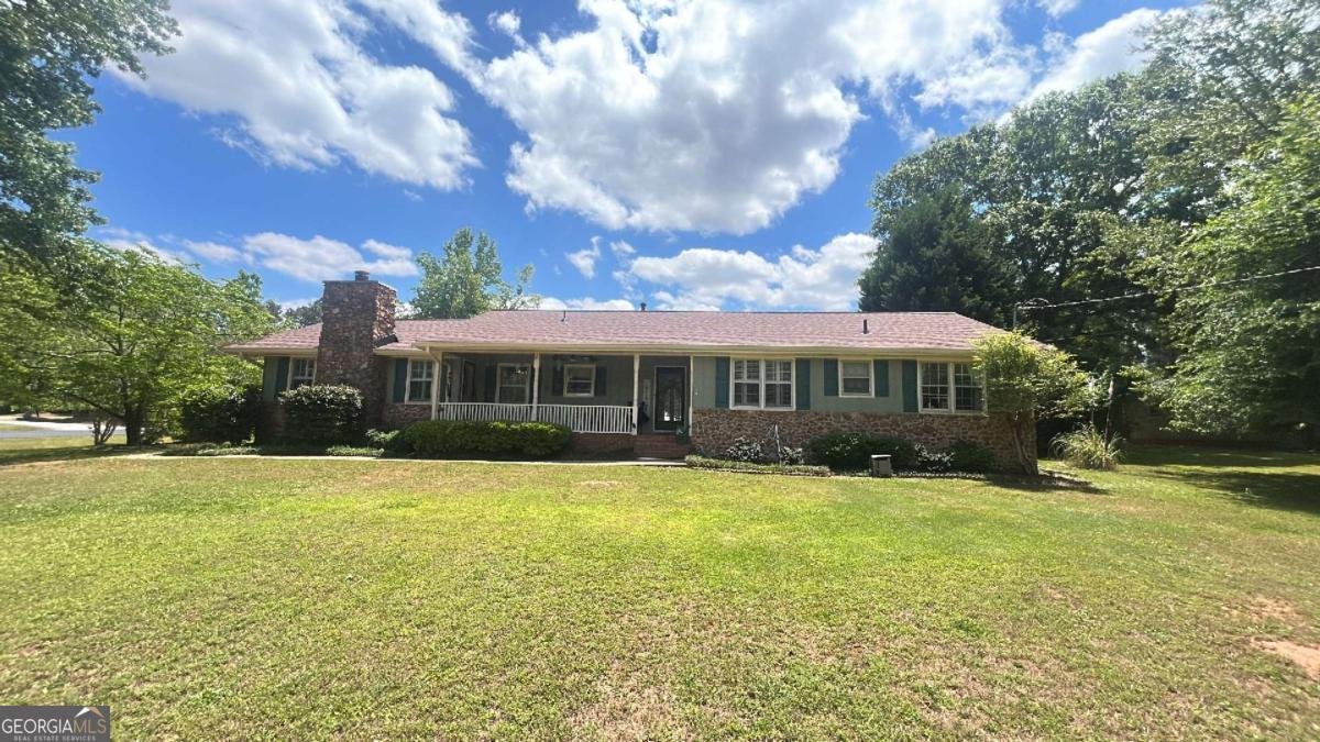 105 Gantt Lane Fayetteville - main photo