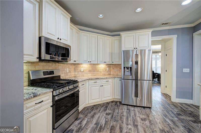 908 Emerald Court Woodstock - Photo 18