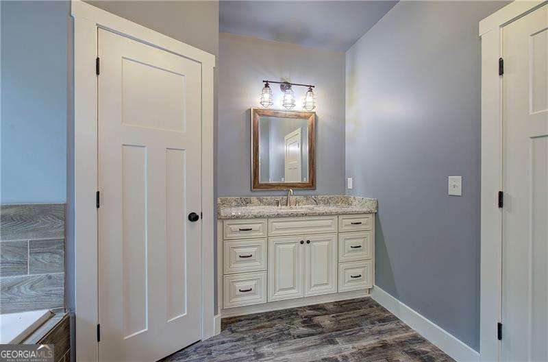 908 Emerald Court Woodstock - Photo 32
