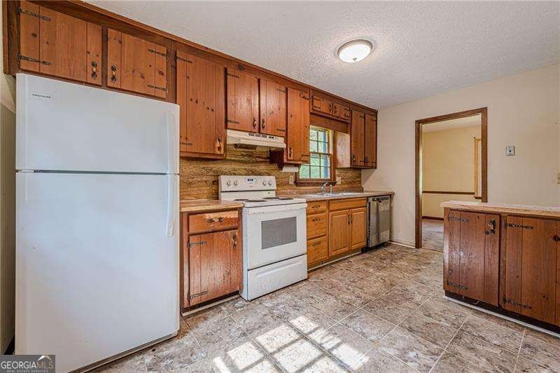 255 Sabrina Court Woodstock - Photo 11