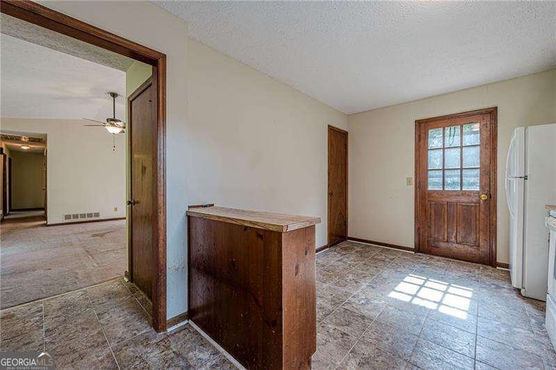 255 Sabrina Court Woodstock - Photo 14