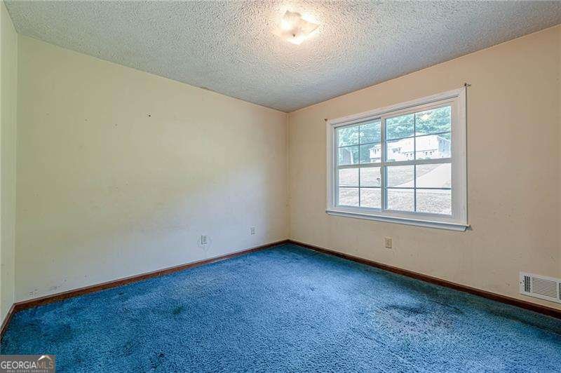 255 Sabrina Court Woodstock - Photo 15