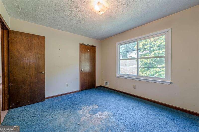 255 Sabrina Court Woodstock - Photo 18