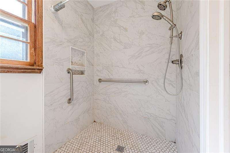 255 Sabrina Court Woodstock - Photo 26
