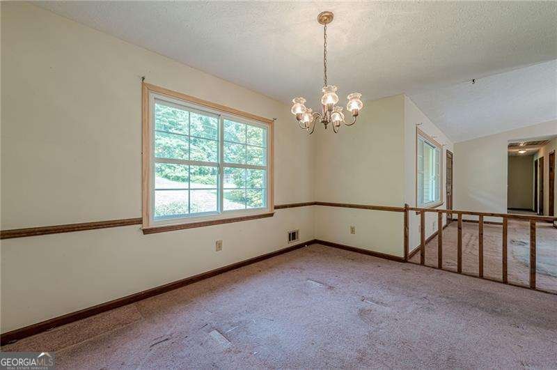 255 Sabrina Court Woodstock - Photo 7