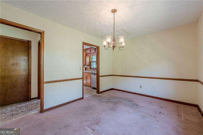 255 Sabrina Court Woodstock - Photo 9