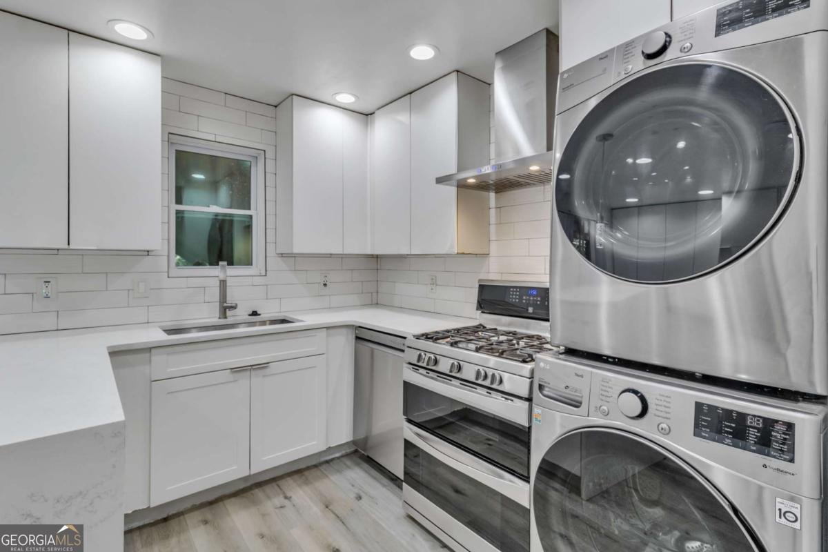 5641 Kingsport Drive Atlanta - main photo