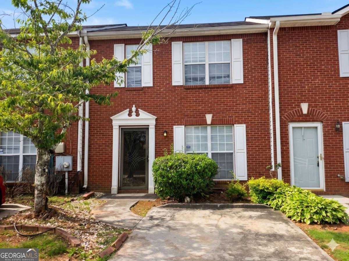 5737 Strathmoor Manor Circle Lithonia - main photo