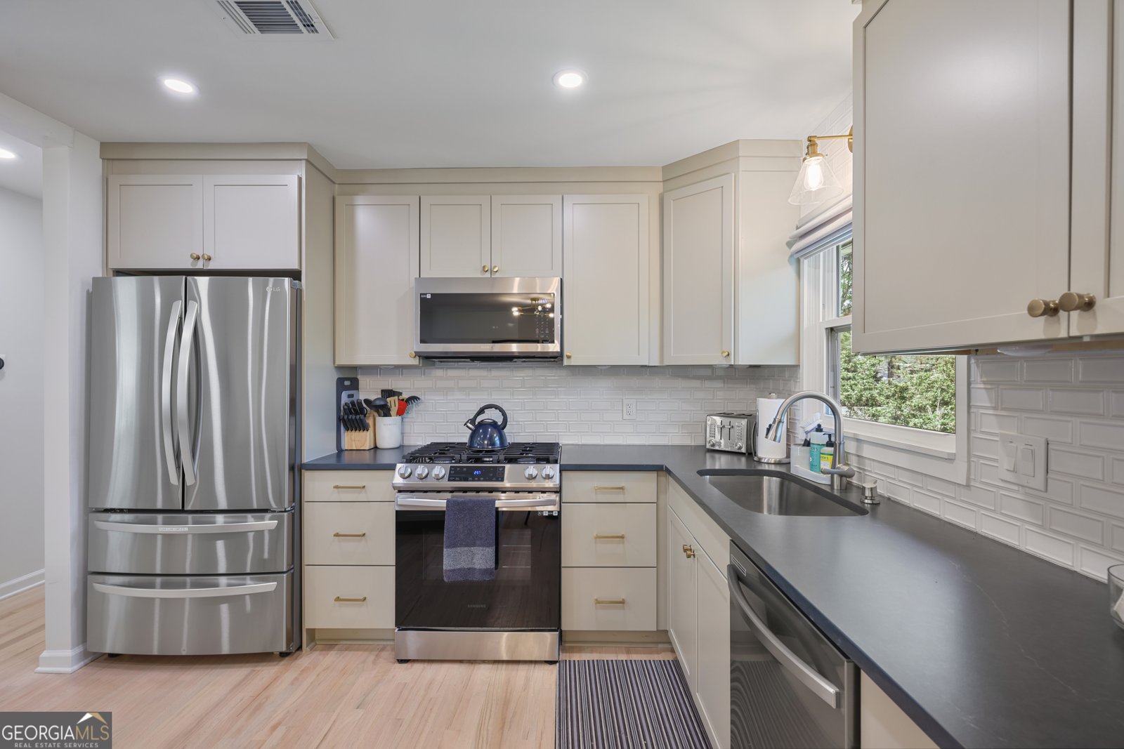 677 Hillandale Circle Marietta - Photo 13