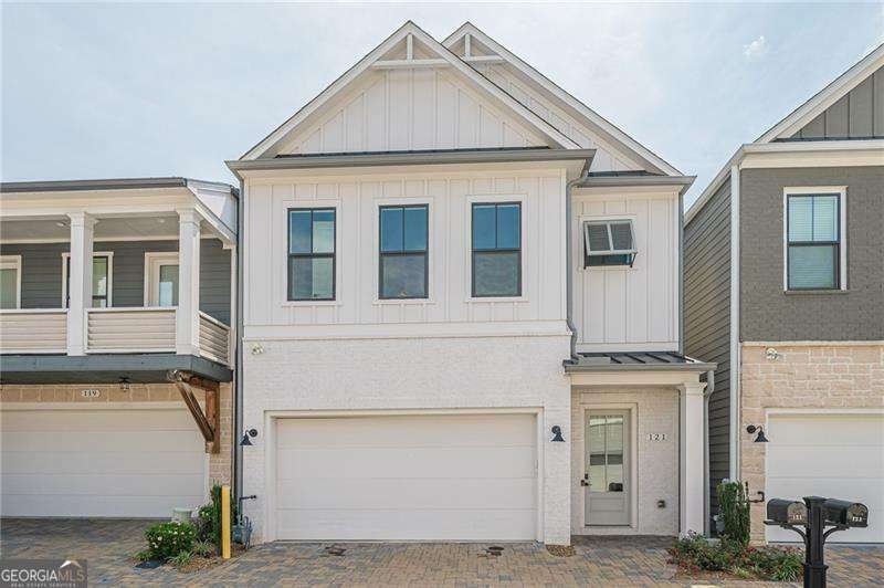 121 Village Green Avenue Woodstock - main photo
