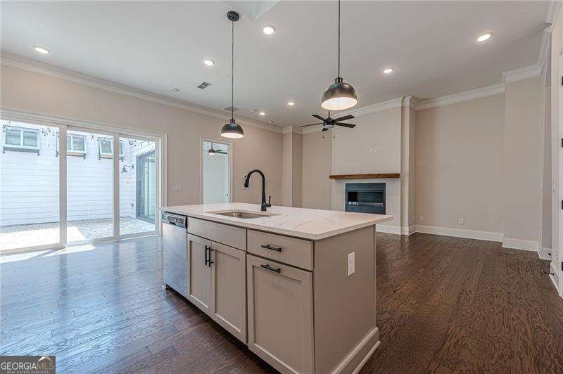 121 Village Green Avenue Woodstock - Photo 11