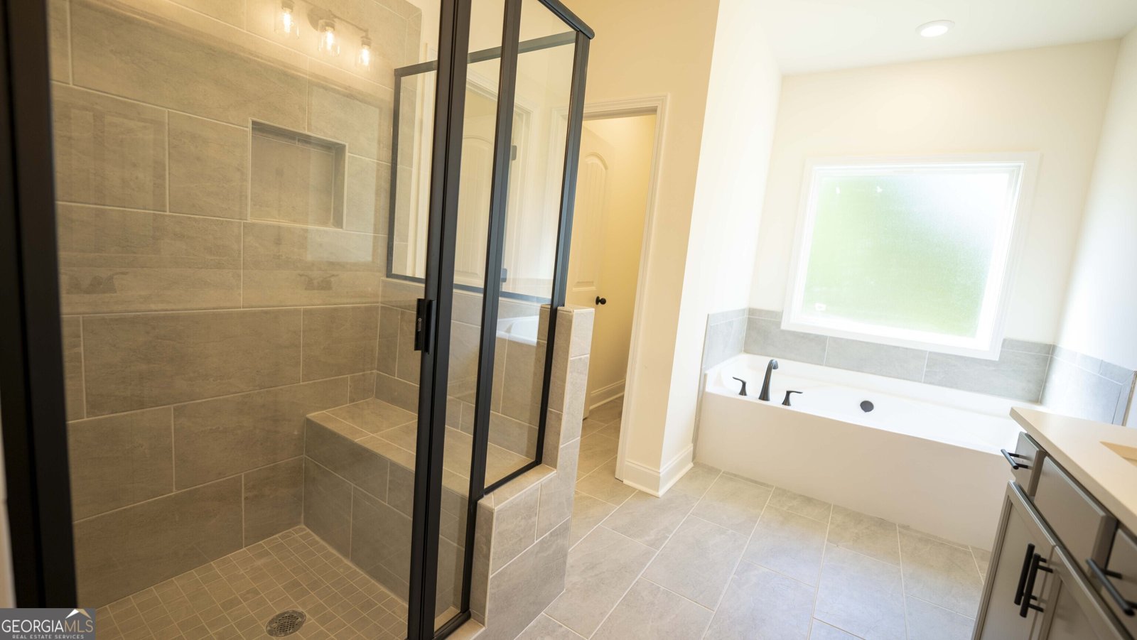 130 Bluecoat Trail Byron - Photo 27