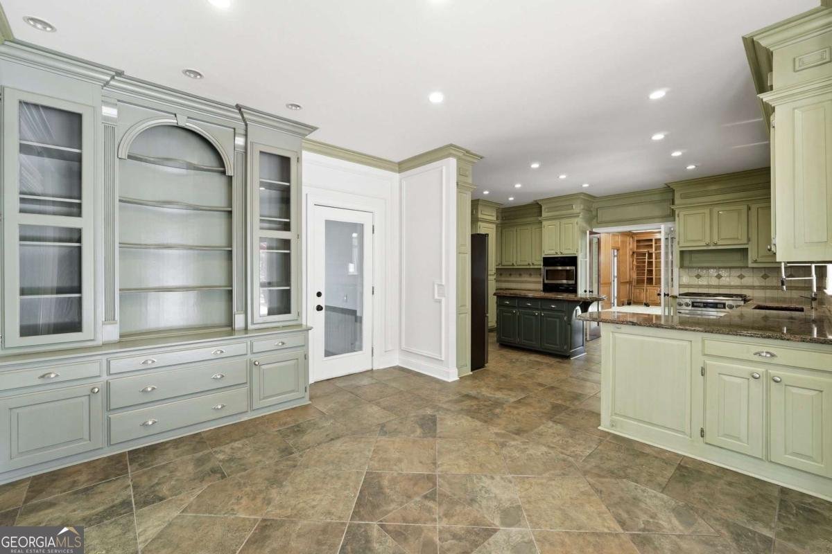 7300 Chattahoochee Bluff Drive Atlanta - Photo 9