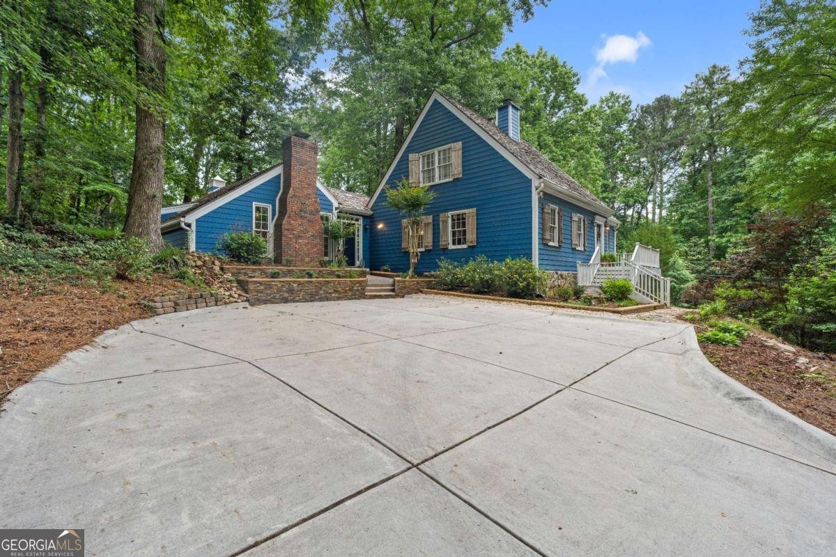 2872 Mcpherson Road Roswell - main photo