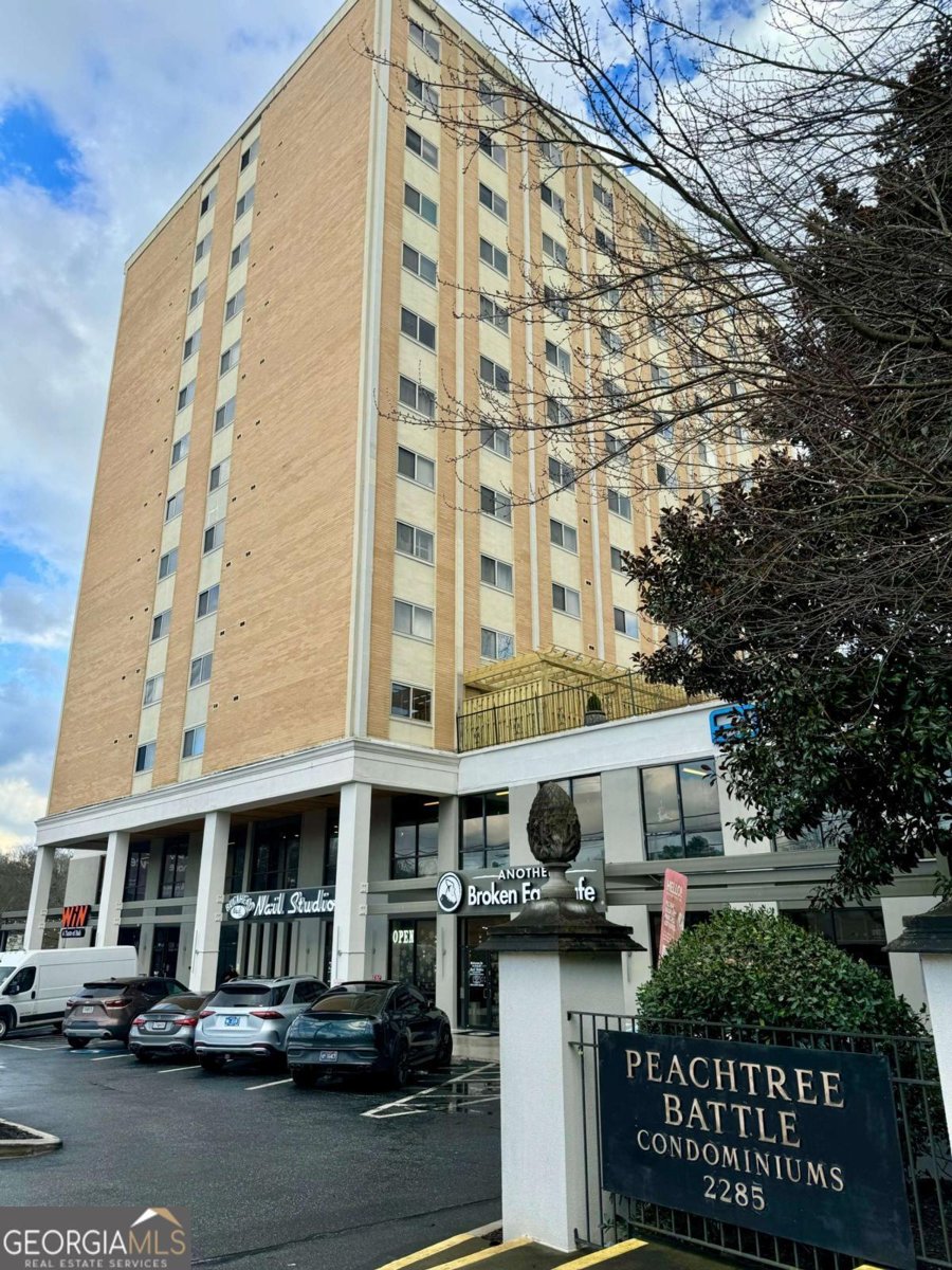 2285 Peachtree Road Atlanta - main photo