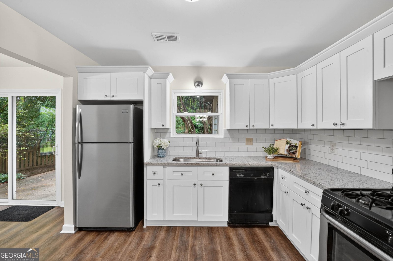1208 Shiloh Circle Kennesaw - Photo 13