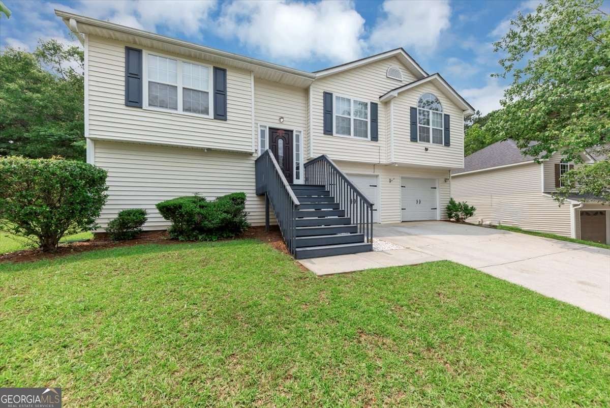 2880 Field Spring Drive Lithonia - main photo