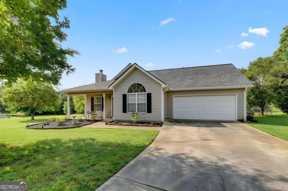 915 Cove Place Locust Grove - main photo