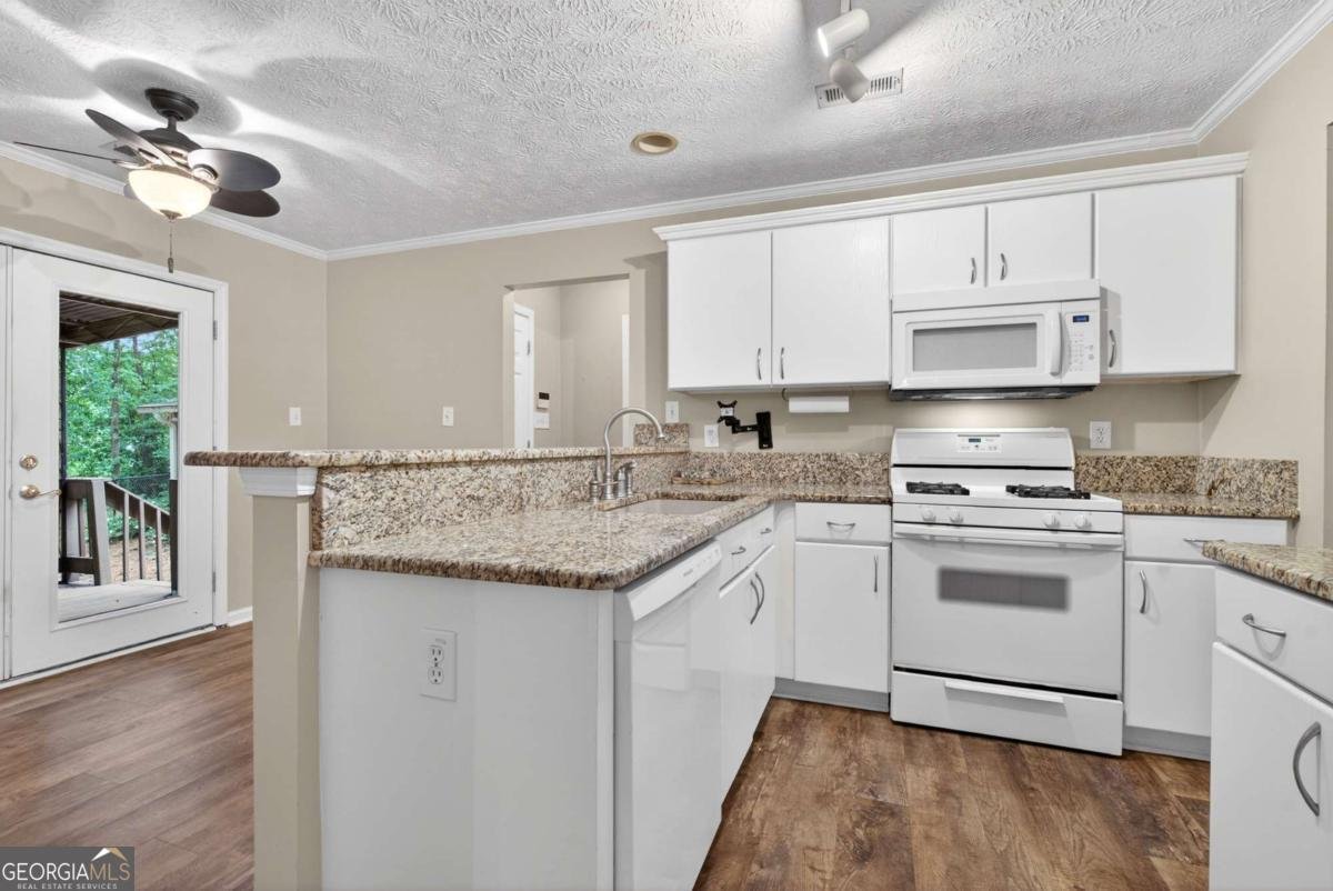 148 Brentwood Way Stockbridge - Photo 18