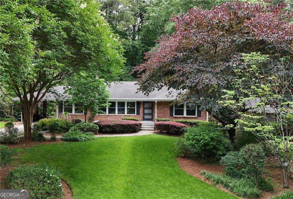 1437 Amanda Circle Atlanta - main photo