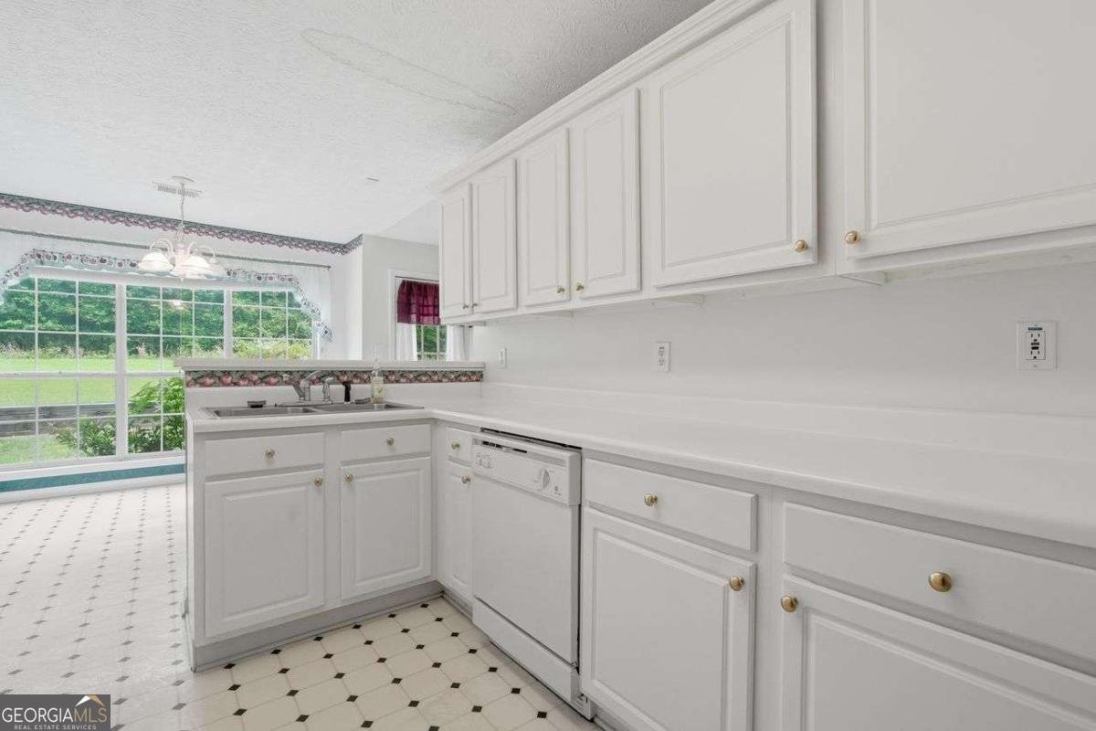 111 Laura Ashlyn Court Mcdonough - Photo 6