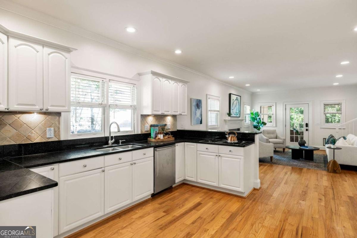 1810 Marlbrook Drive Atlanta - Photo 11