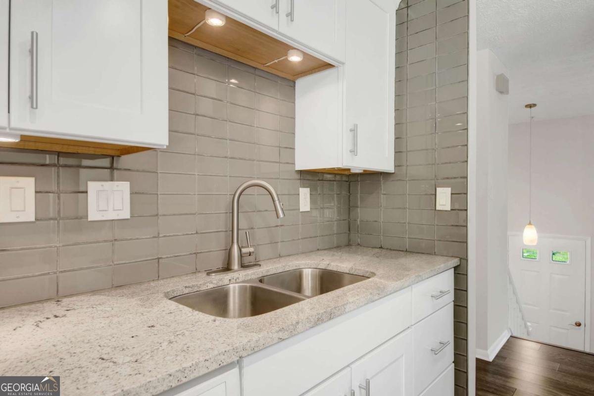 570 Sheringham Court Roswell - Photo 11