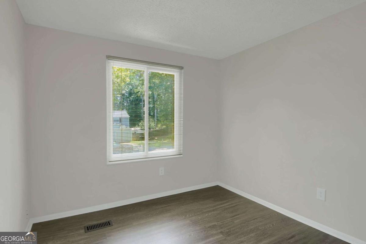 570 Sheringham Court Roswell - Photo 15