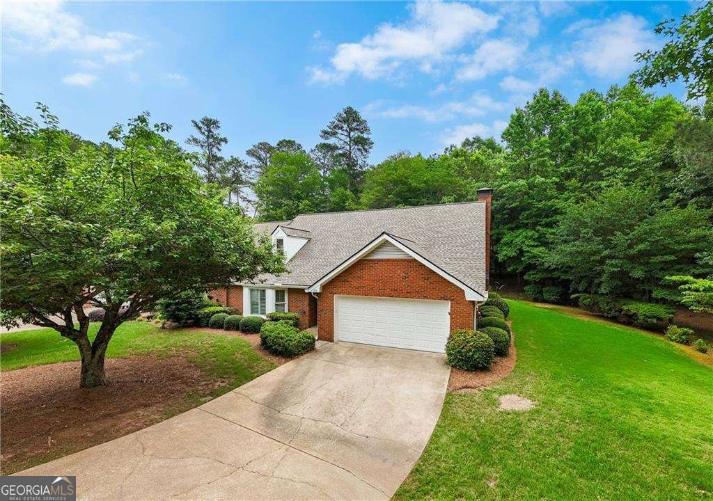 300 Brickleberry Drive Roswell - main photo