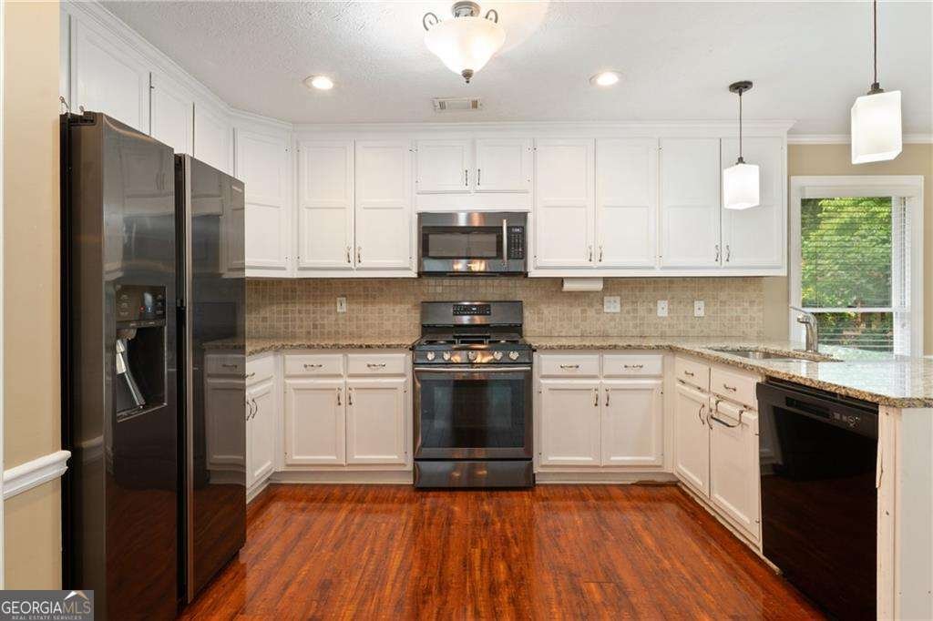 300 Brickleberry Drive Roswell - Photo 11
