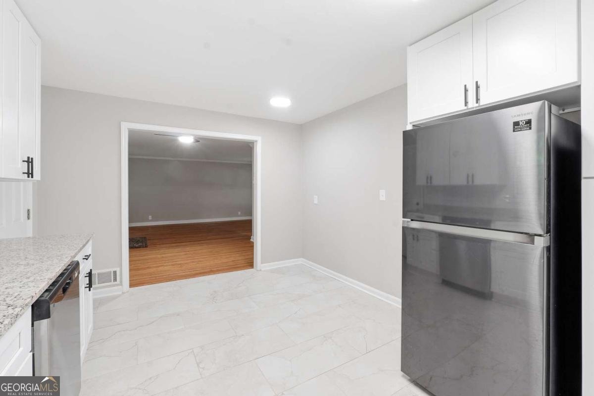 2167 Cloverdale Drive Atlanta - Photo 12