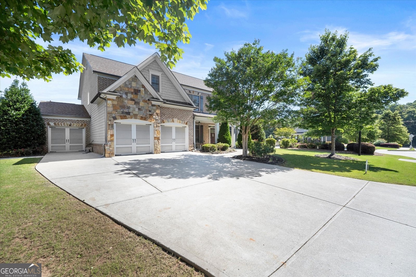 340 Blackwell Bnd Alpharetta - main photo