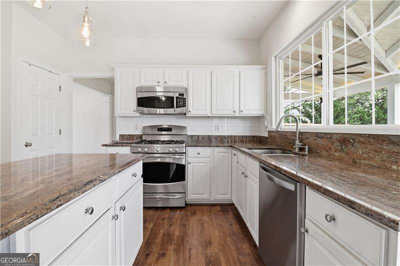 703 Bloomingdale Court Woodstock - Photo 10