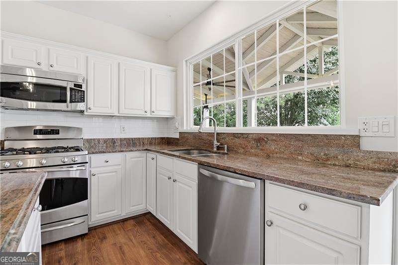 703 Bloomingdale Court Woodstock - Photo 11