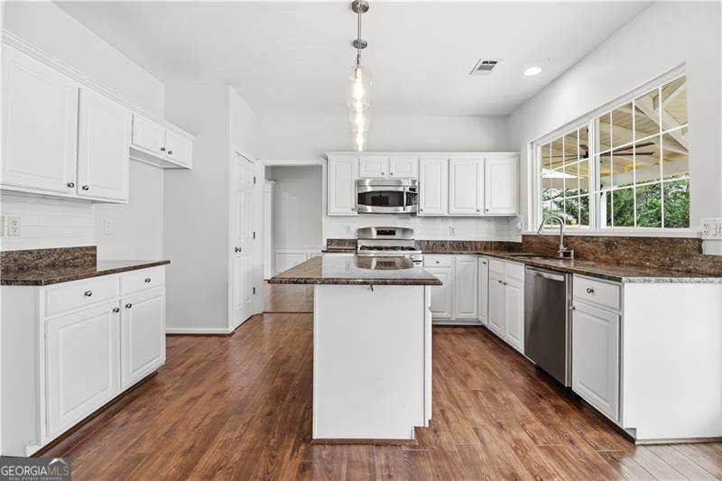 703 Bloomingdale Court Woodstock - Photo 9