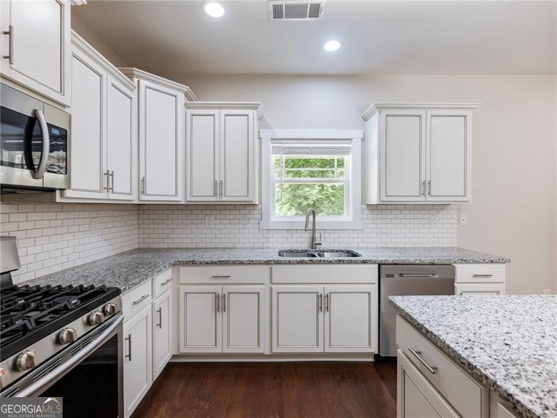 6351 Blackjack Road Flowery Branch - Photo 13