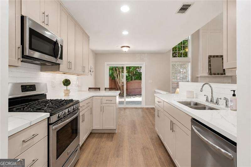 5068 Bright Hampton Drive Atlanta - Photo 10