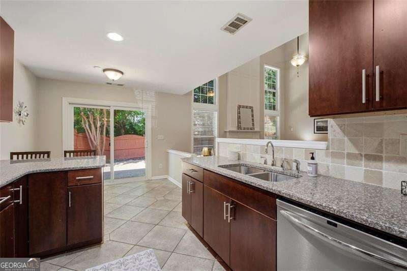 5068 Bright Hampton Drive Atlanta - Photo 11