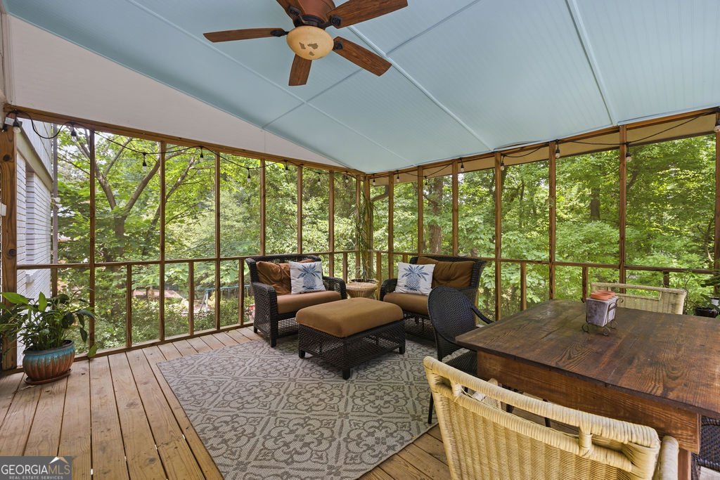6965 Hunters Branch Drive Sandy Springs - Photo 15