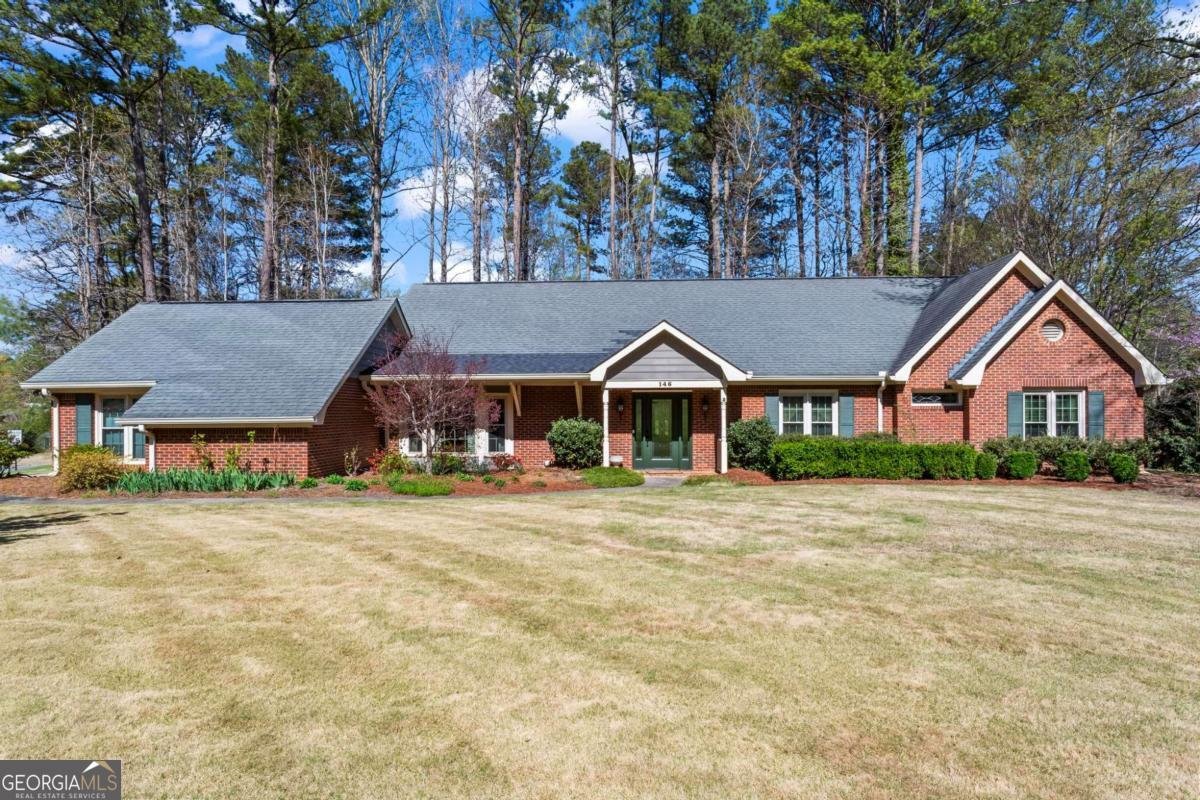 146 Lakeside Drive Kennesaw - main photo
