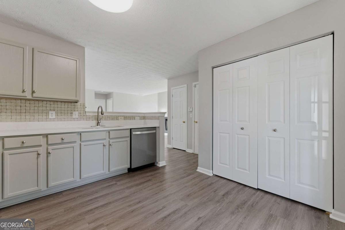 298 Hiawassee Drive Woodstock - Photo 11