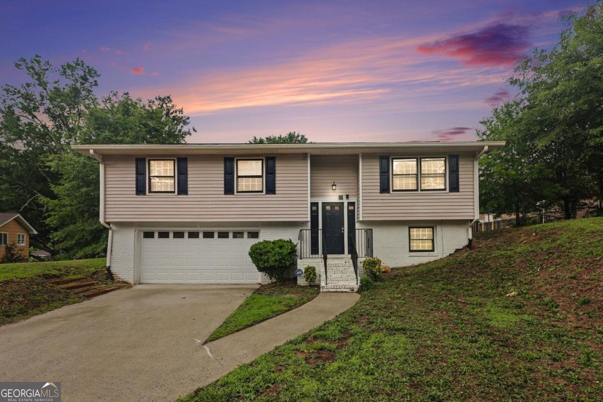 2120 Sandgate Circle Atlanta - main photo
