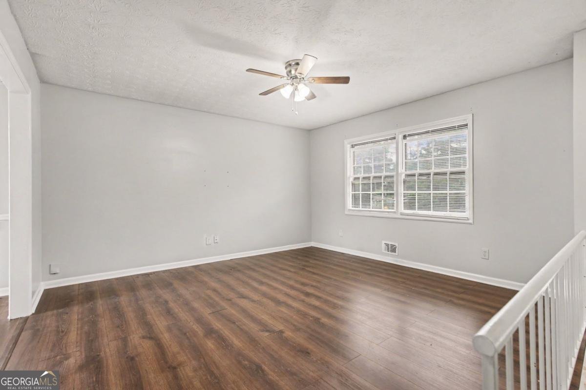 2120 Sandgate Circle Atlanta - Photo 10
